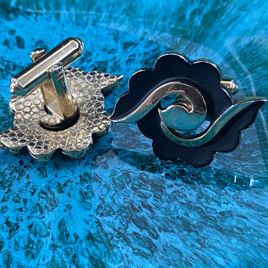 Vintage Kreisler Craft Cufflinks 10k Gold Plated with Black Enamel and Scalloped Design