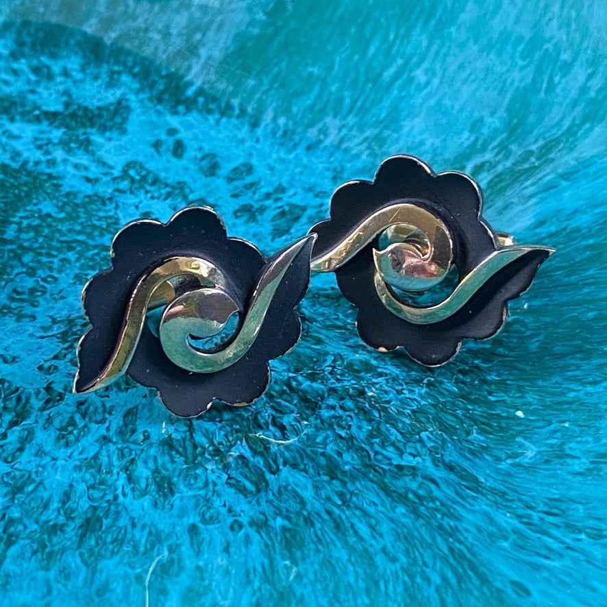 Vintage Kreisler Craft Cufflinks 10k Gold Plated with Black Enamel and Scalloped Design