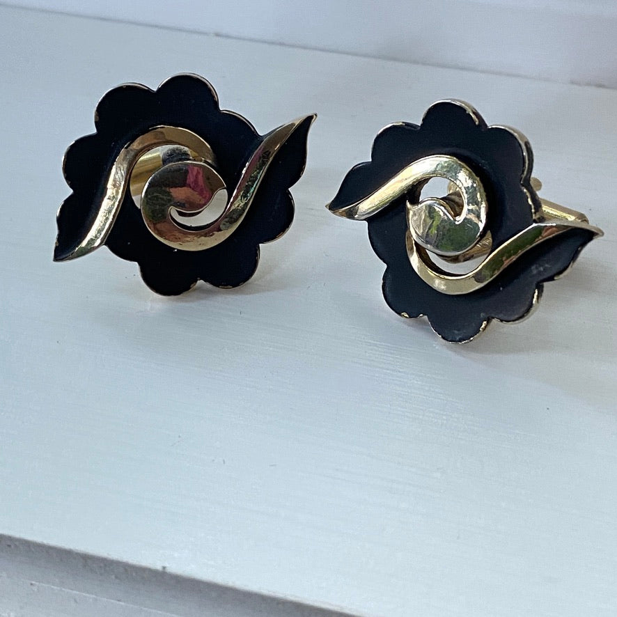 Vintage Kreisler Craft Cufflinks 10k Gold Plated with Black Enamel and Scalloped Design