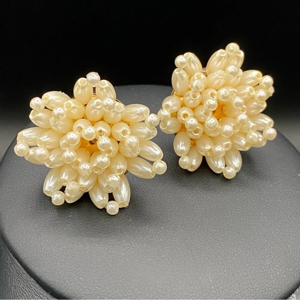 EarringsVintage 1950s/60s Faux Pearl Cluster Flower Stud Earrings