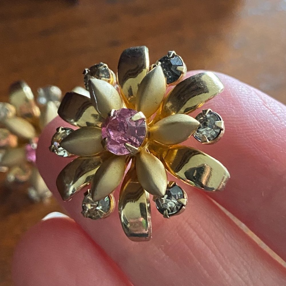Vintage Flower Rhinestone and Gold Screwback Earrings