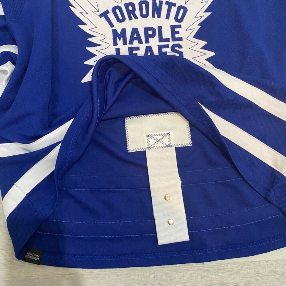 Signed COA Morgan Reilly Toronto Maple Leafs Adidas Jersey New Size L