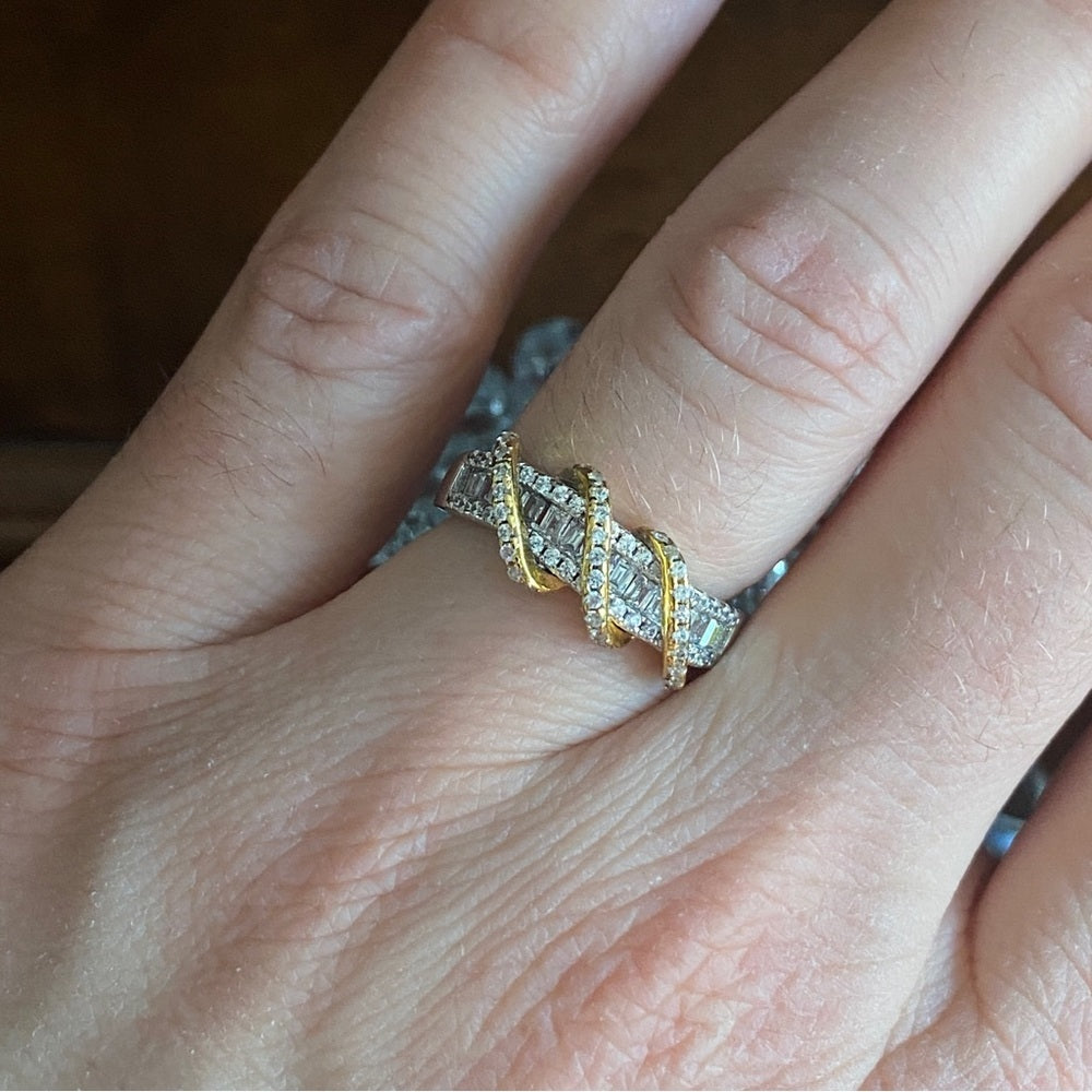 Stunning 14k Yellow Gold & 925 Sterling Silver CZ Stone Intricate Modernist Ring