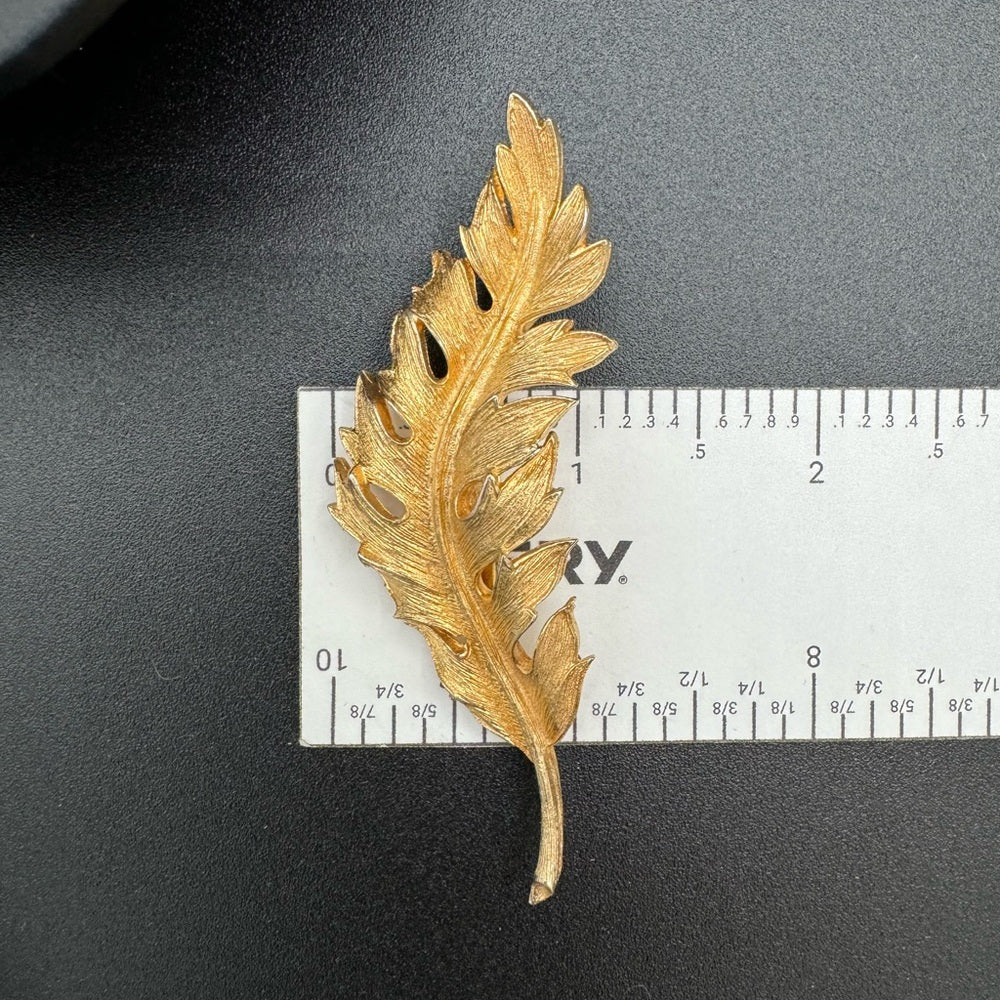 Vintage Coro 1961 Gold Tone Textured Leaf Brooch