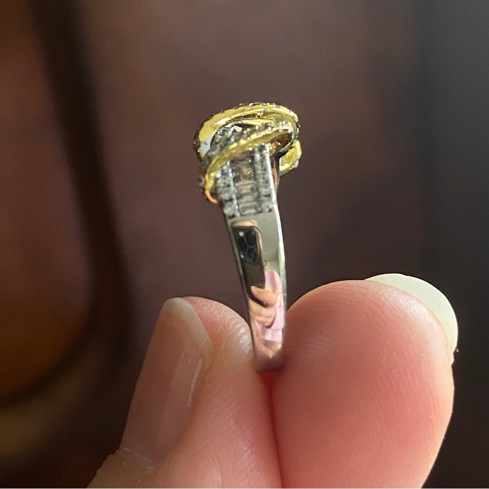 Stunning 14k Yellow Gold & 925 Sterling Silver CZ Stone Intricate Modernist Ring