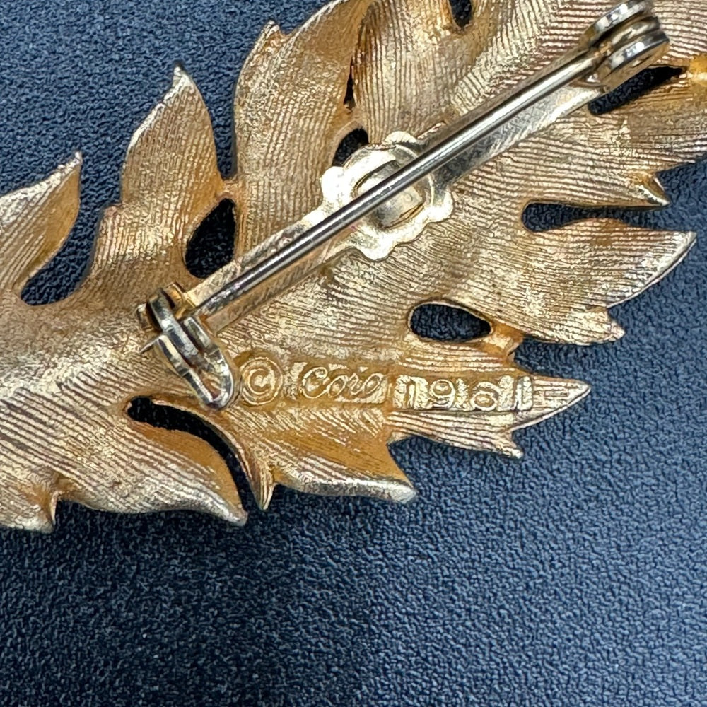 Vintage Coro 1961 Gold Tone Textured Leaf Brooch
