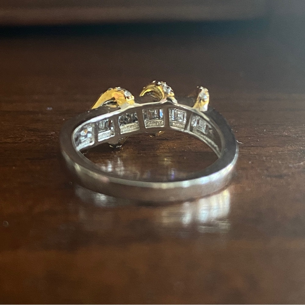 Stunning 14k Yellow Gold & 925 Sterling Silver CZ Stone Intricate Modernist Ring