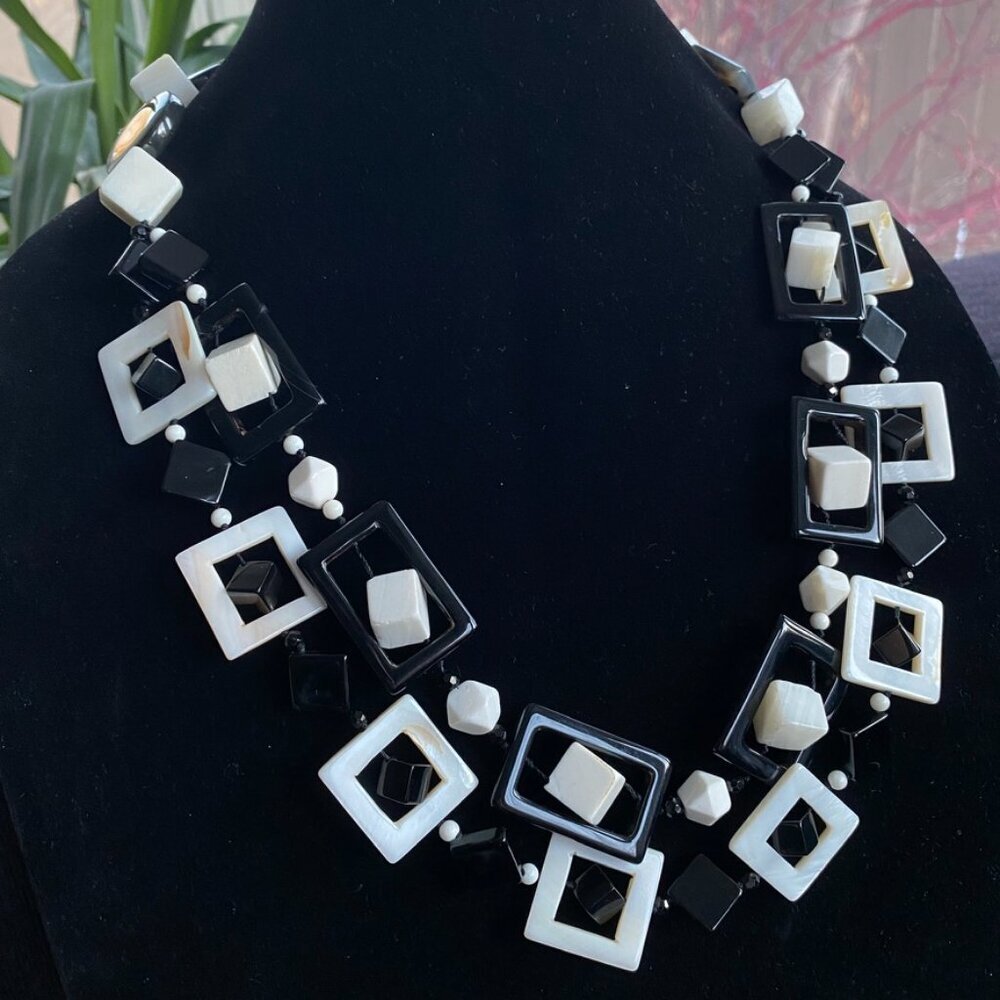 NecklaceBlack & White Mother of Pearl Statement Necklace – High End Jewelry Natural Stone