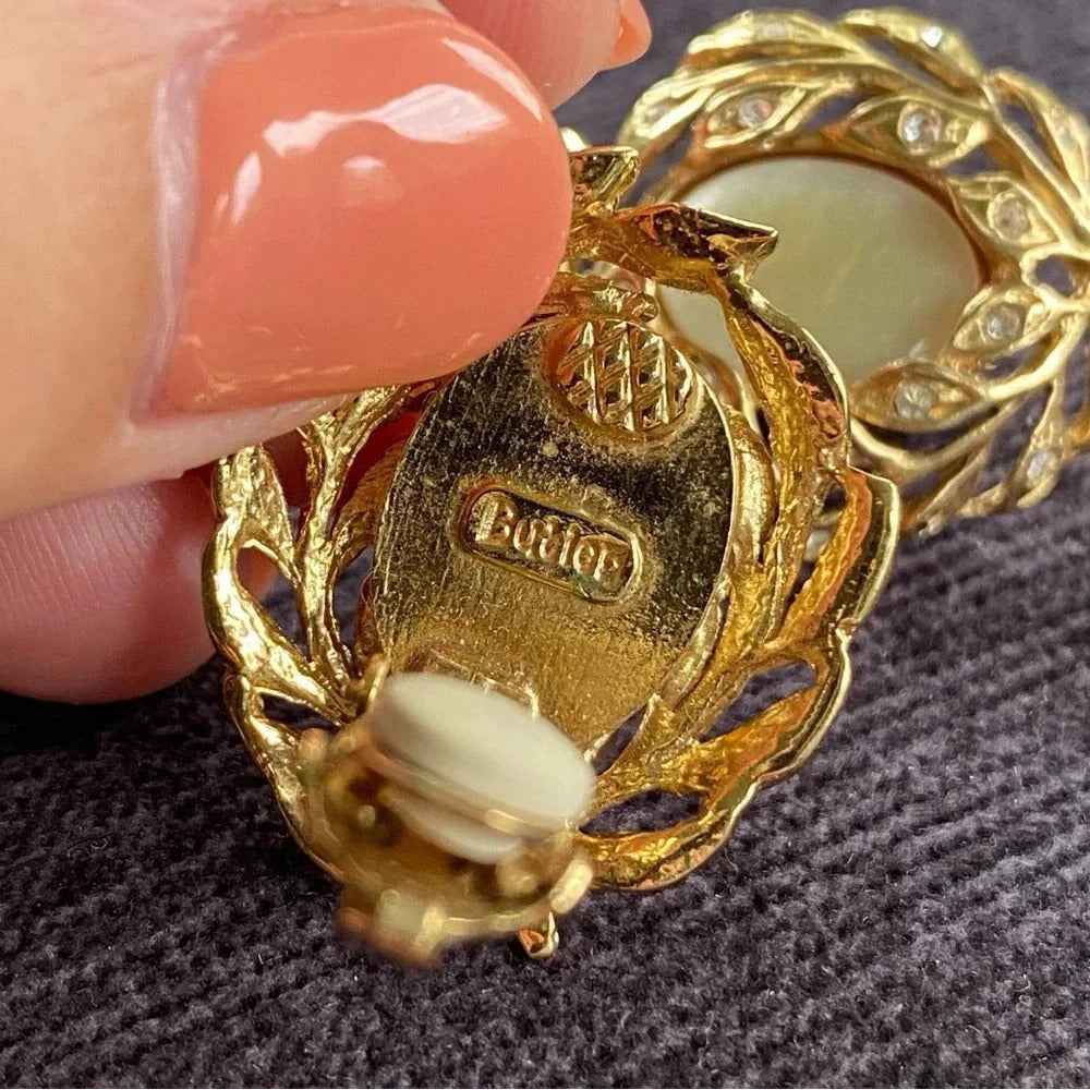 EarringsButler Signed Laurel Leaf & Mother of Pearl Gold-Tone Clip-On Earrings