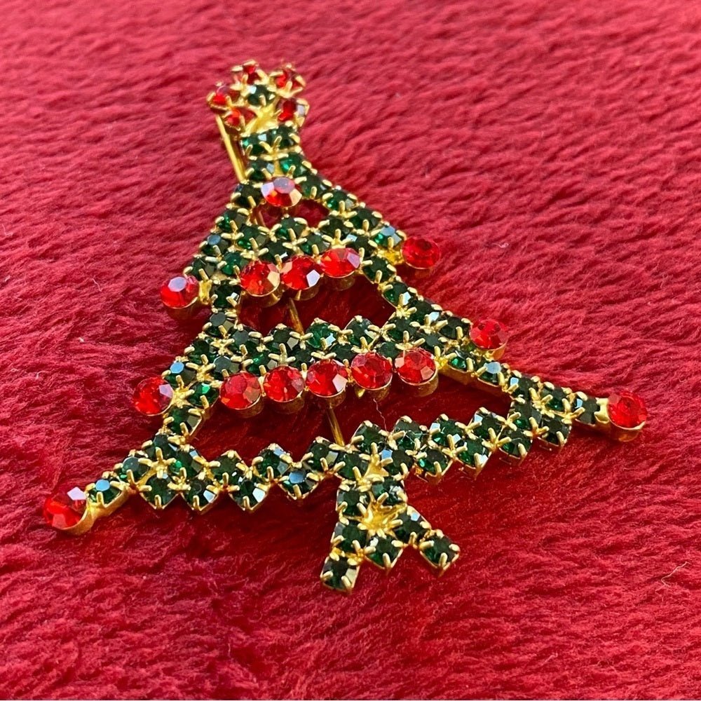BroochesChristmas Tree Brooch Red and Green