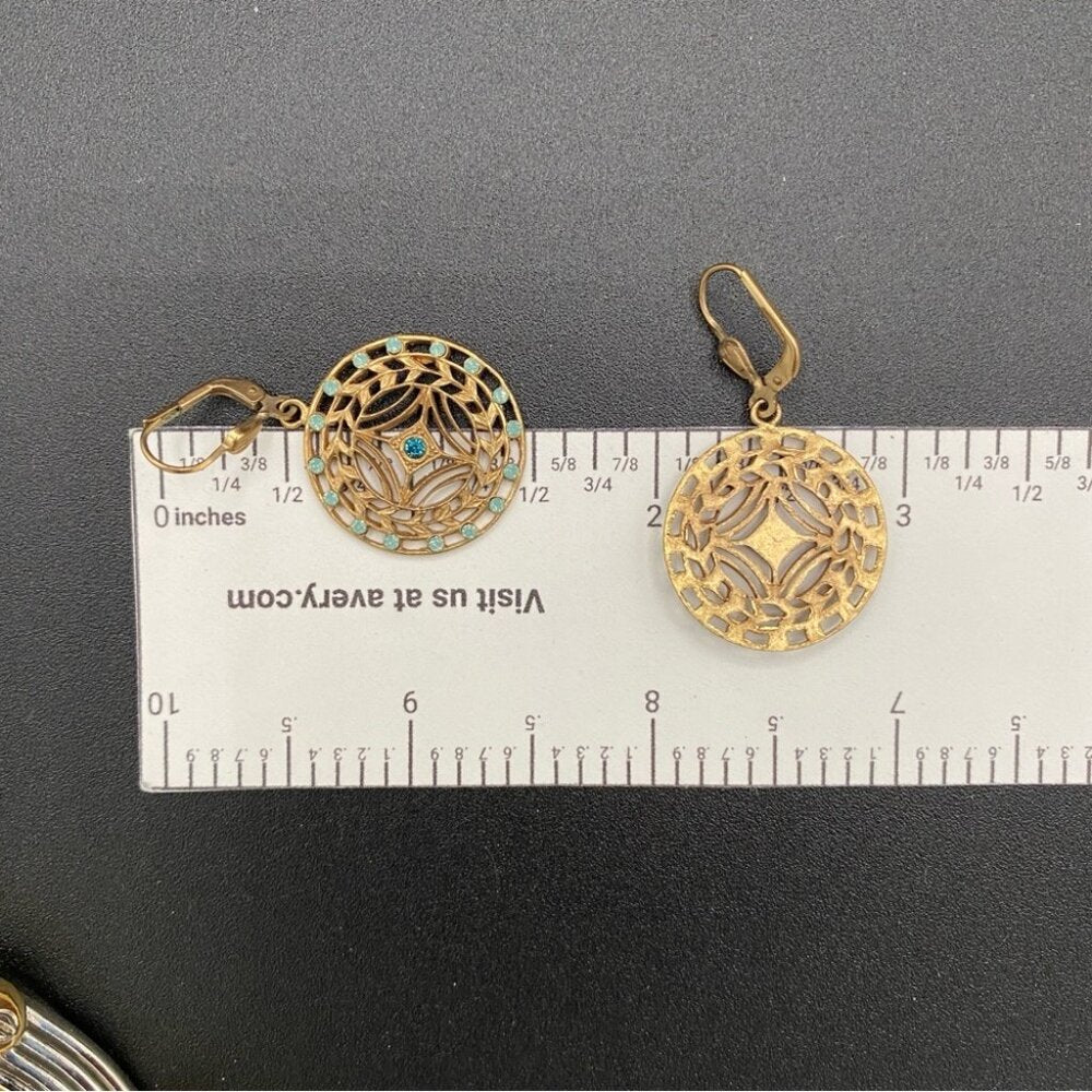 EarringsElegant Gold Tone Ornate Filigree Earrings - Blue Ruby