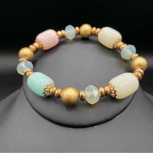 BraceletFeminine Pastel Glass Bead Stretch Bracelet — Baby Blue & Pink