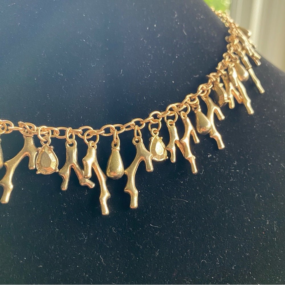NecklaceGold tone Coral Necklace Pretty festival jewelry