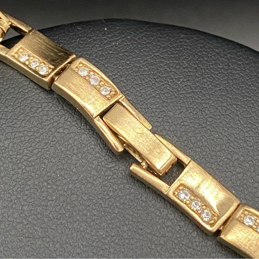 SetsMonet Vintage Gold Tone Link Necklace and Clip On Earrings with Sparkly Accent