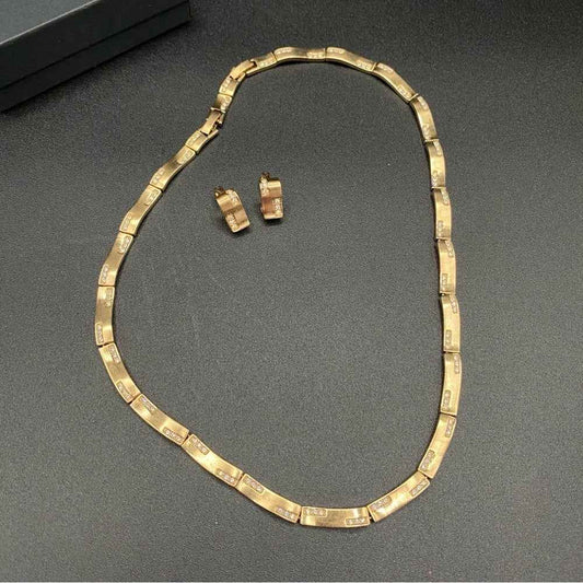 SetsMonet Vintage Gold Tone Link Necklace and Clip On Earrings with Sparkly Accent