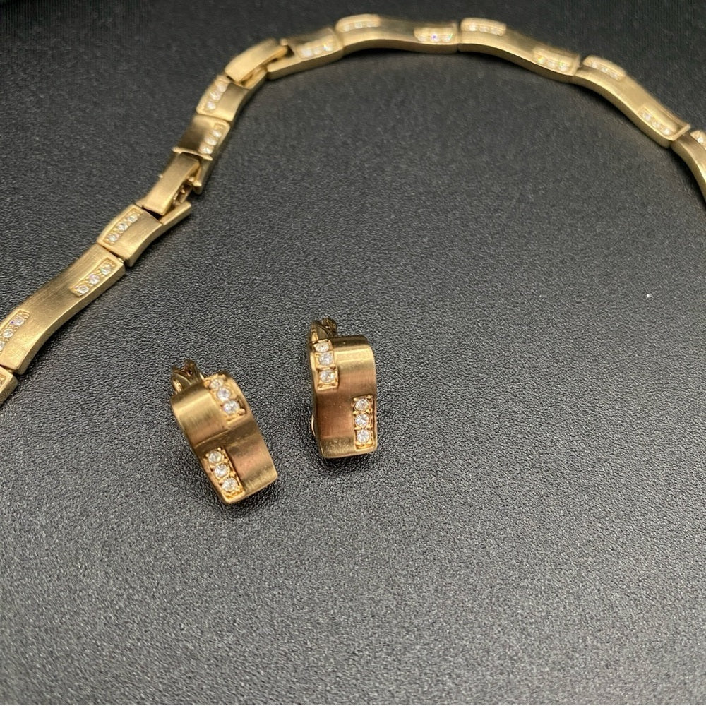 SetsMonet Vintage Gold Tone Link Necklace and Clip On Earrings with Sparkly Accent