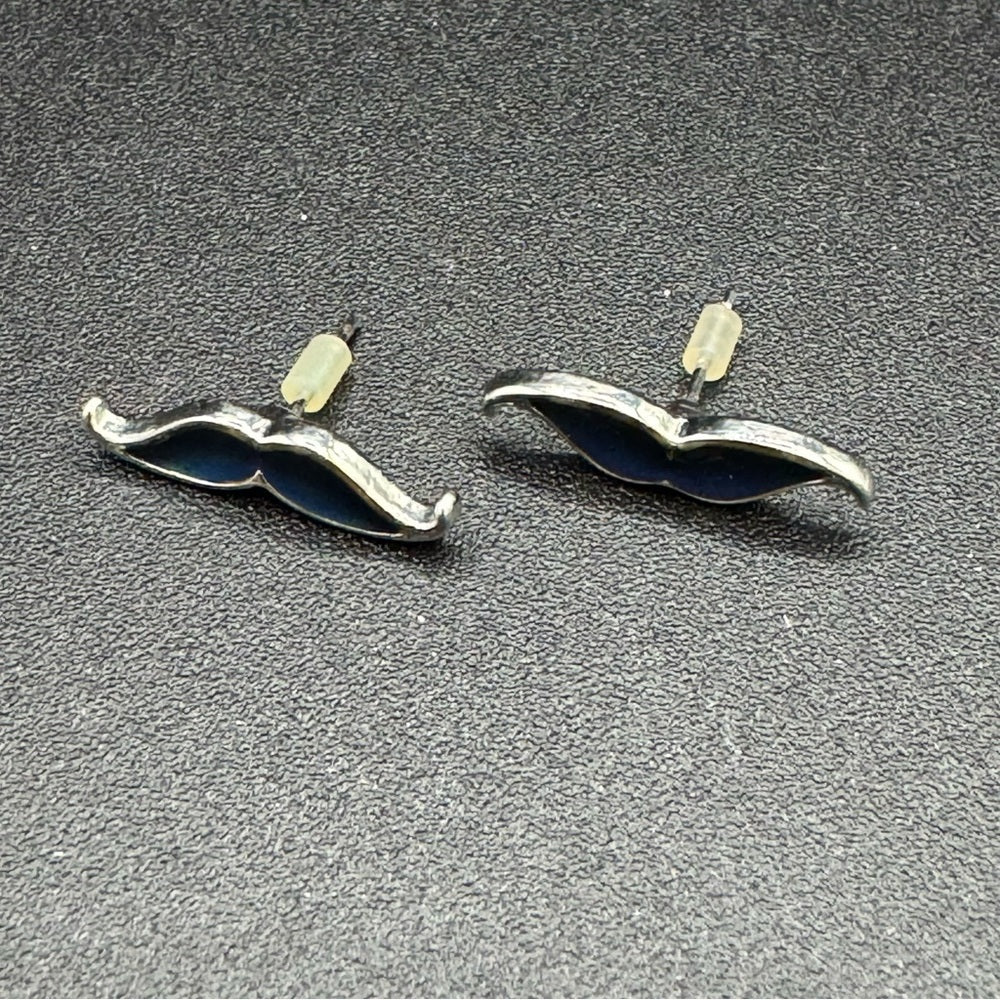EarringsMood-Changing Color Mustache Stud Earrings