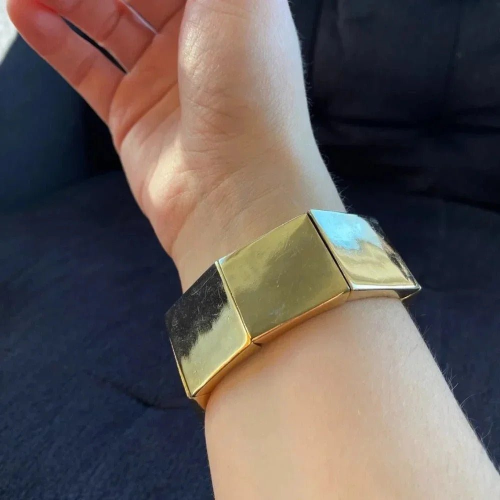BraceletNine West Chunky Gold-Tone "Mob Wife" Stretch Bracelet