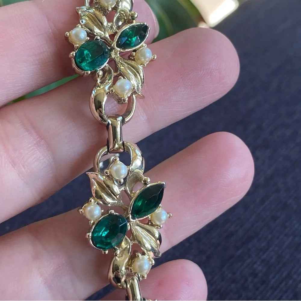 BraceletOrnate Emerald & Faux Pearl Victorian-Inspired Gold-Tone Bracelet