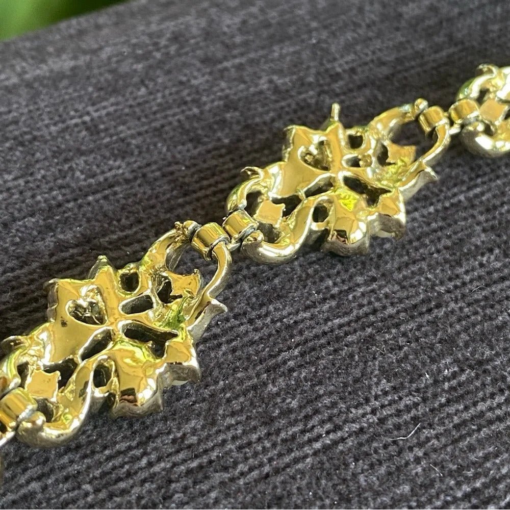 BraceletOrnate Emerald & Faux Pearl Victorian-Inspired Gold-Tone Bracelet