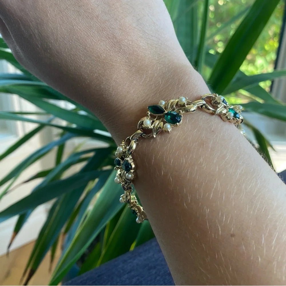 BraceletOrnate Emerald & Faux Pearl Victorian-Inspired Gold-Tone Bracelet
