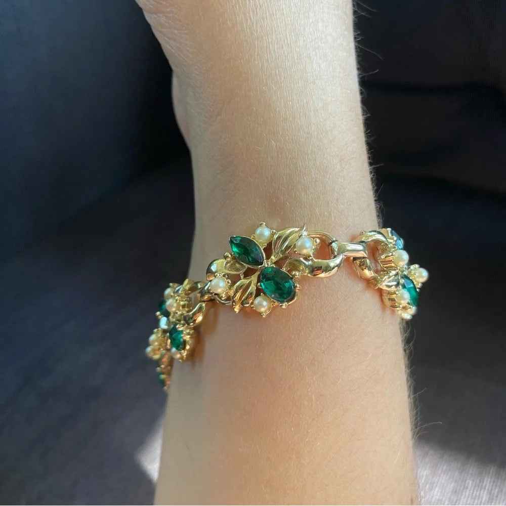 BraceletOrnate Emerald & Faux Pearl Victorian-Inspired Gold-Tone Bracelet