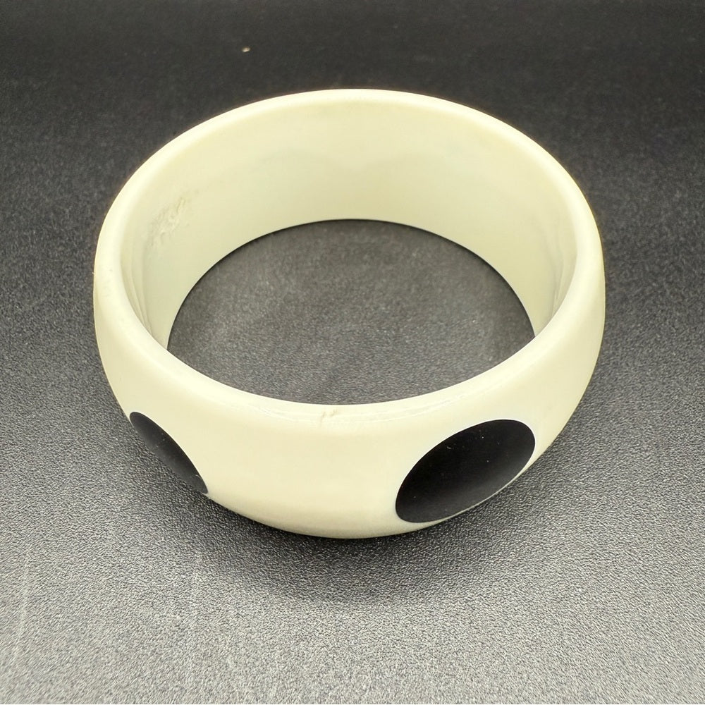 BraceletPolka Dot Black & White Plastic Bangle Bracelet