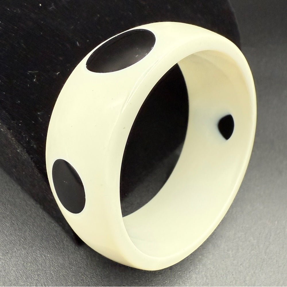 BraceletPolka Dot Black & White Plastic Bangle Bracelet