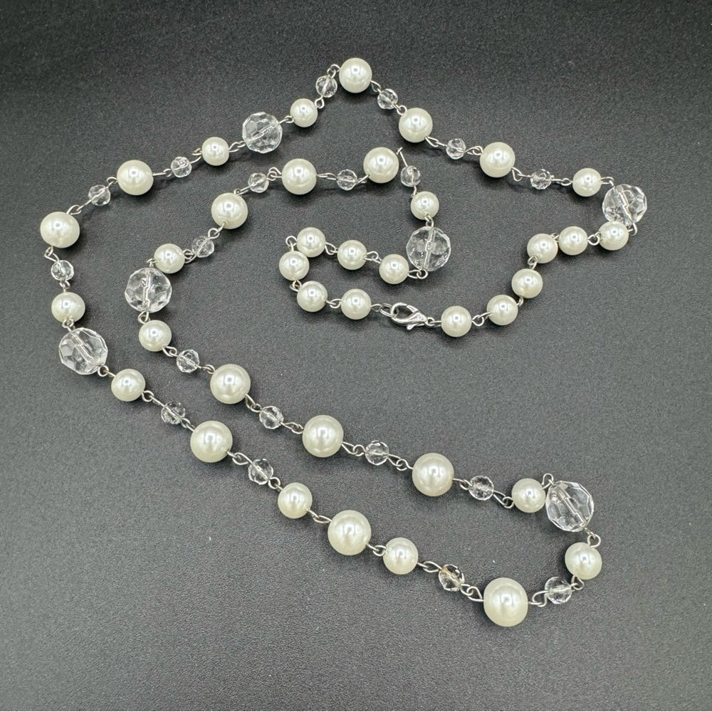 NecklaceRetro Glass Bead and Crystal Necklace