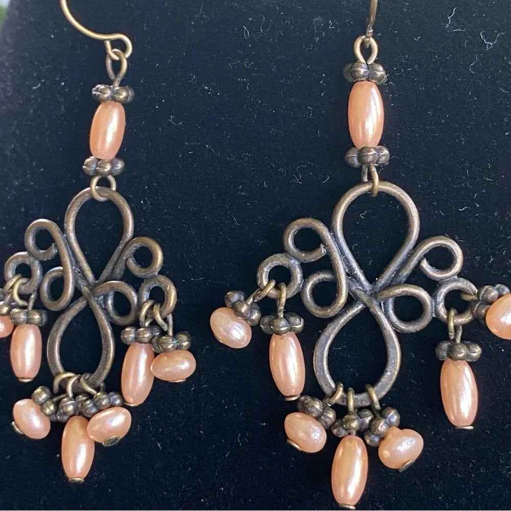 EarringsRomantic Peach & Gold-Tone Antiqued Chandelier Dangle Earrings