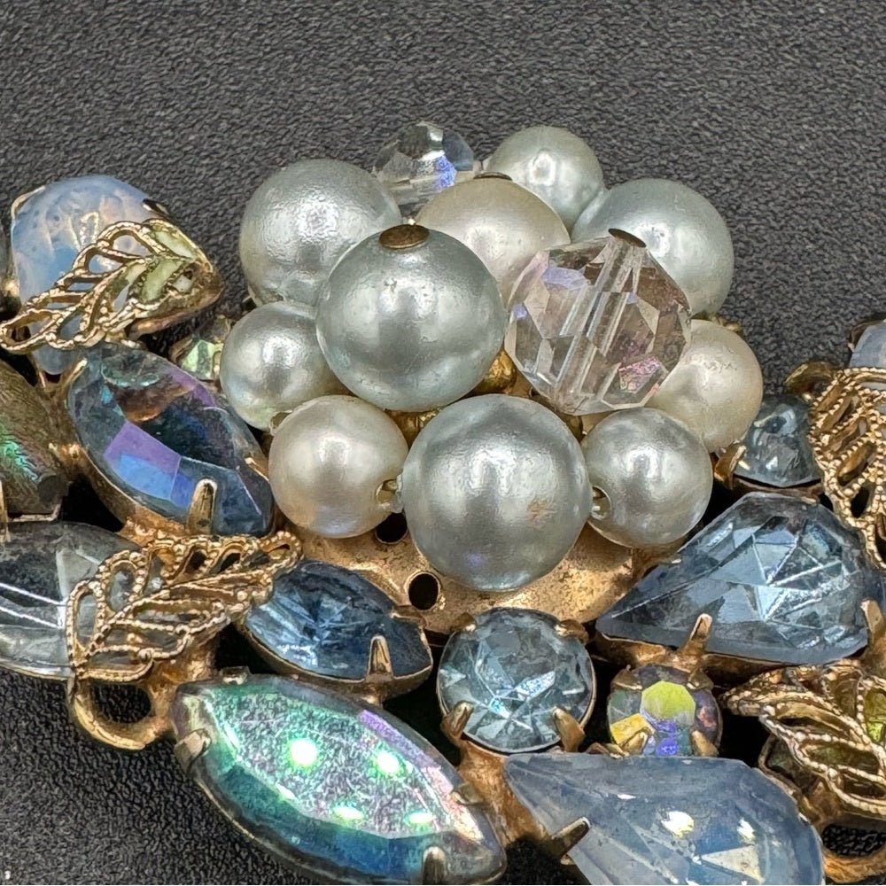BroochesStunning Blue and Gold Tone Faux Pearl Brooch with Crystal Beads