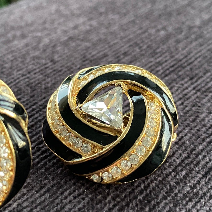 EarringsTrifari Signed Vintage 80s Glam Gold-Tone & Black Clip-On Earrings