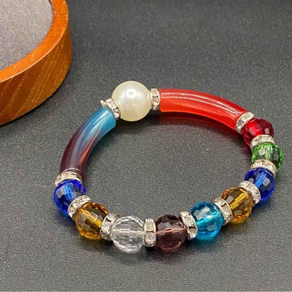 BraceletVibrant Crystal & Ombré Lucite Y2K Stretch Bracelet