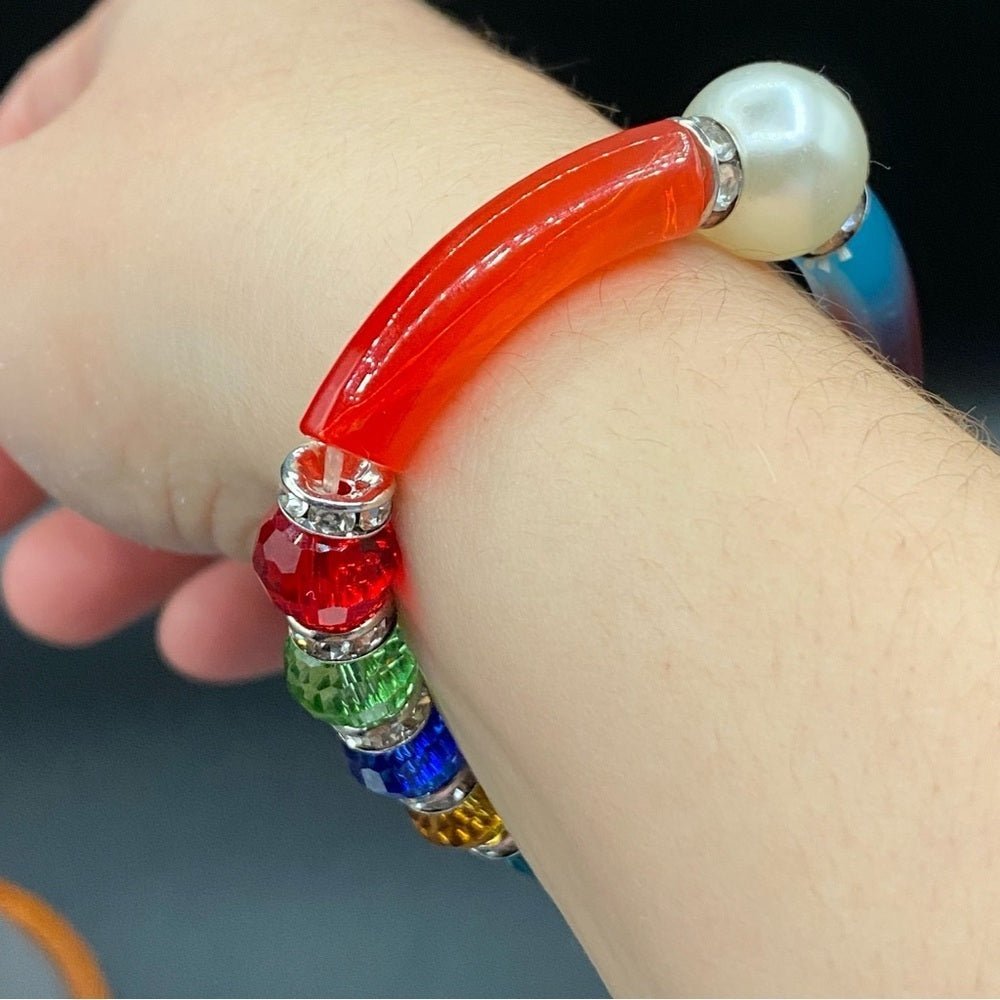 BraceletVibrant Crystal & Ombré Lucite Y2K Stretch Bracelet