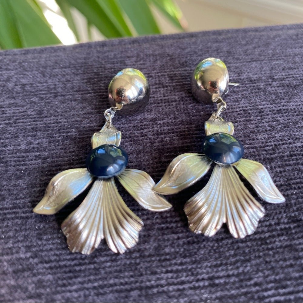 EarringsVintage 1950s Fleur-de-Lis Drop Earrings with Navy Cabochon