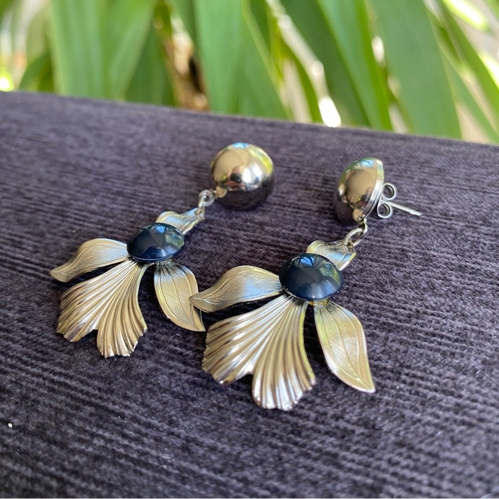 EarringsVintage 1950s Fleur-de-Lis Drop Earrings with Navy Cabochon