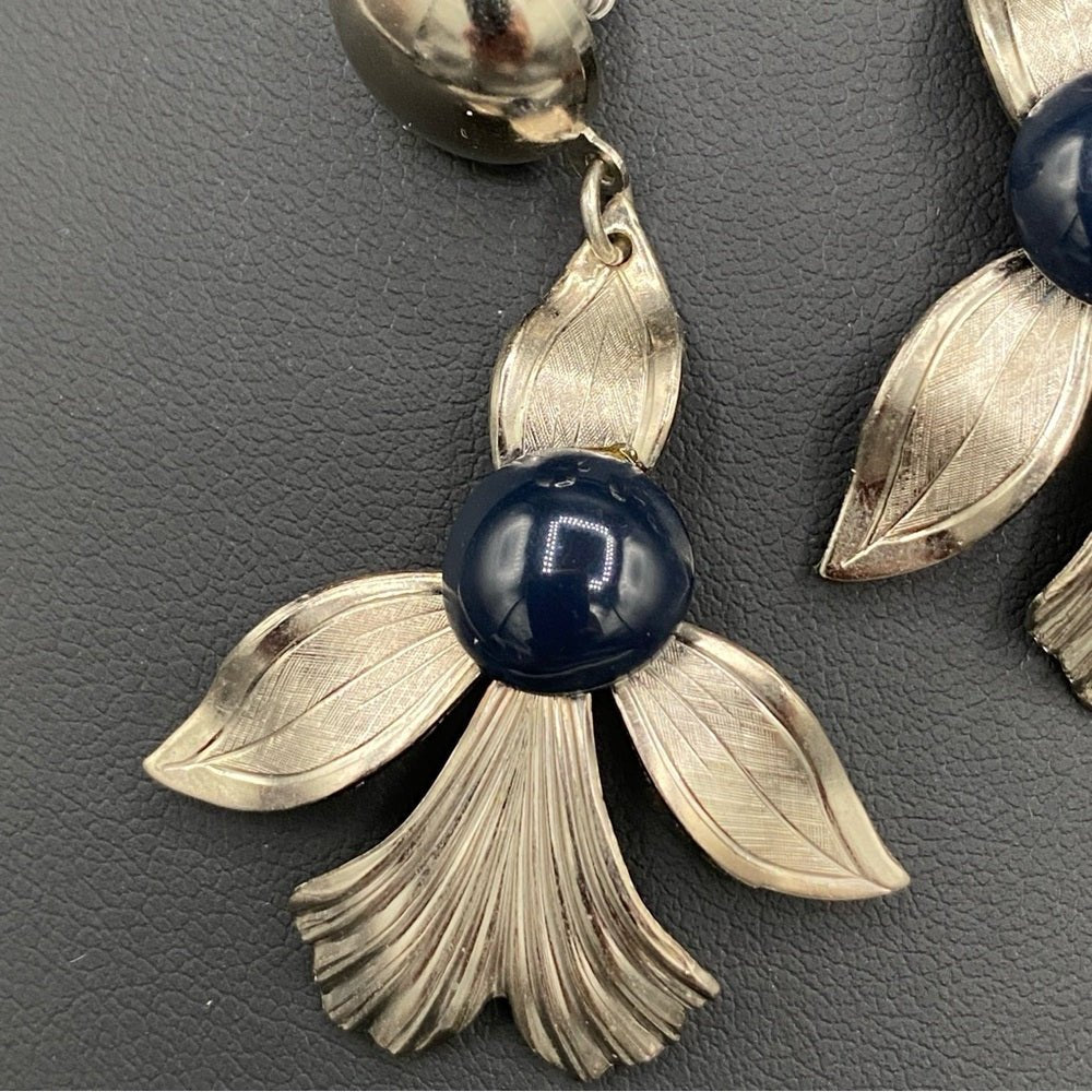 EarringsVintage 1950s Fleur-de-Lis Drop Earrings with Navy Cabochon