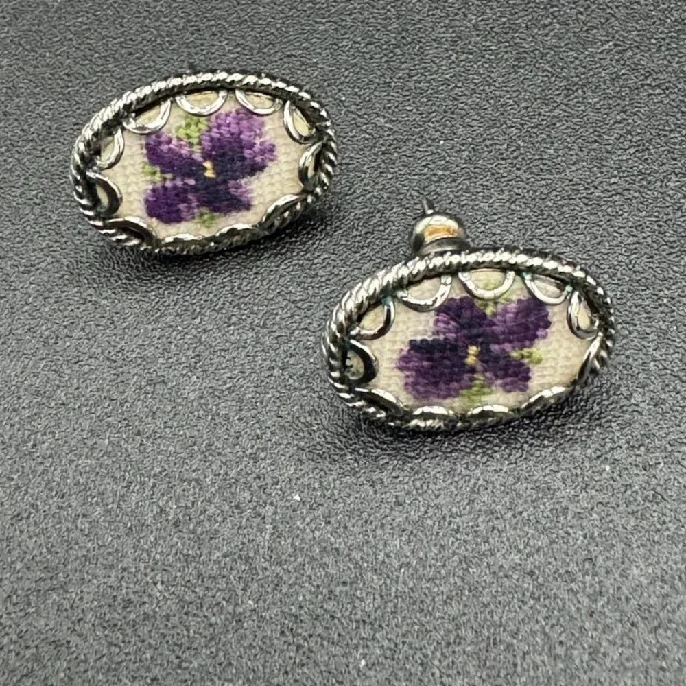 EarringsVintage 1950s Hand Embroidered Purple Pansy Needlepoint Stud Earrings