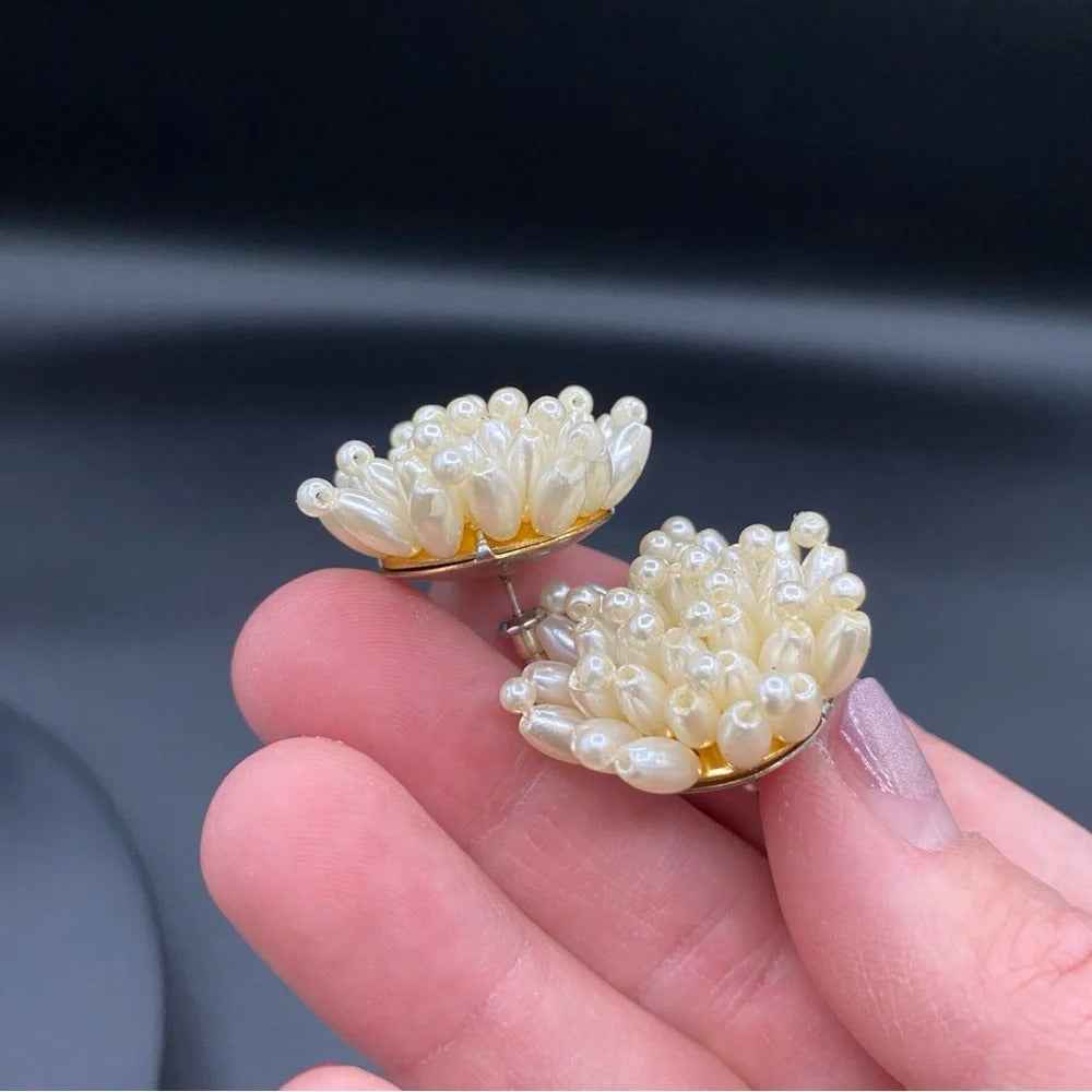 EarringsVintage 1950s/60s Faux Pearl Cluster Flower Stud Earrings