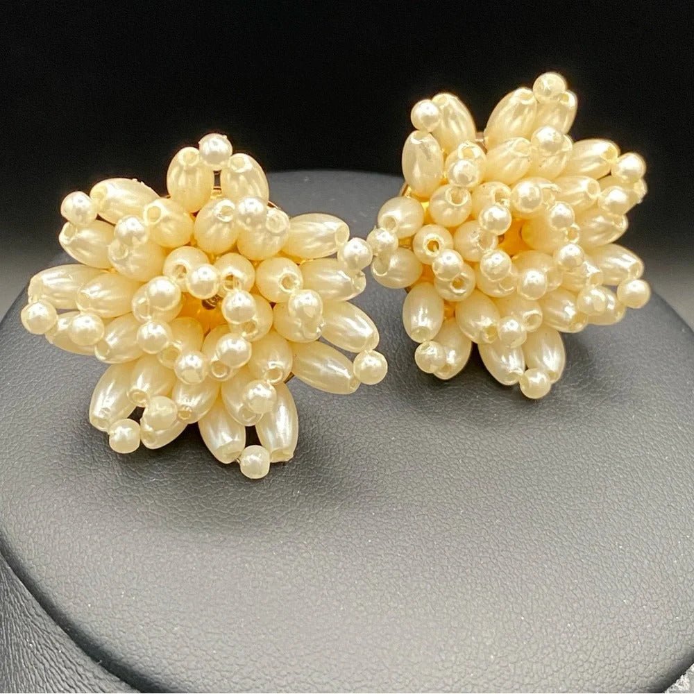 EarringsVintage 1950s/60s Faux Pearl Cluster Flower Stud Earrings