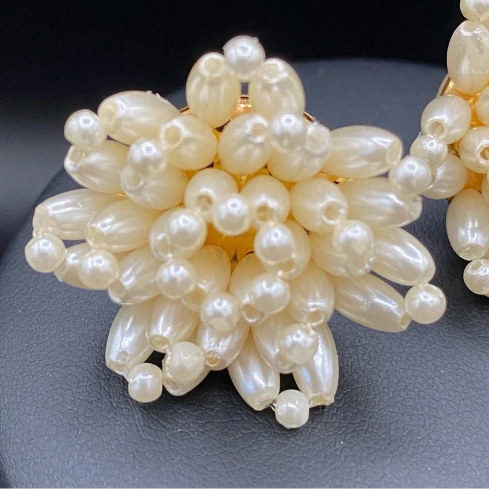EarringsVintage 1950s/60s Faux Pearl Cluster Flower Stud Earrings