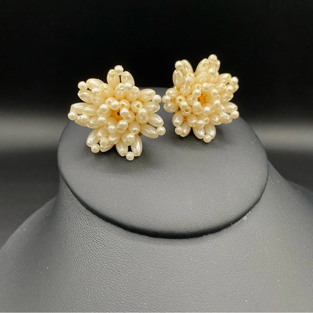EarringsVintage 1950s/60s Faux Pearl Cluster Flower Stud Earrings