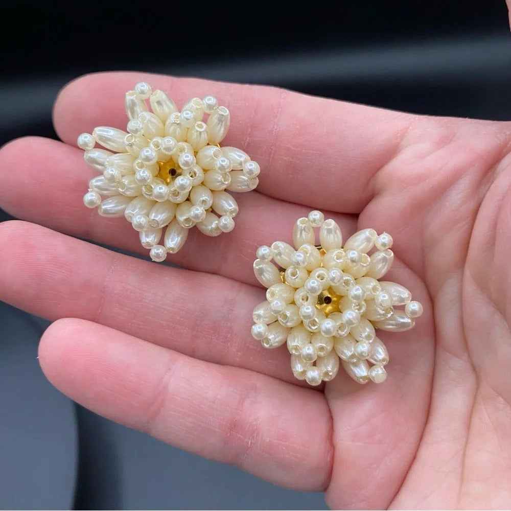 EarringsVintage 1950s/60s Faux Pearl Cluster Flower Stud Earrings
