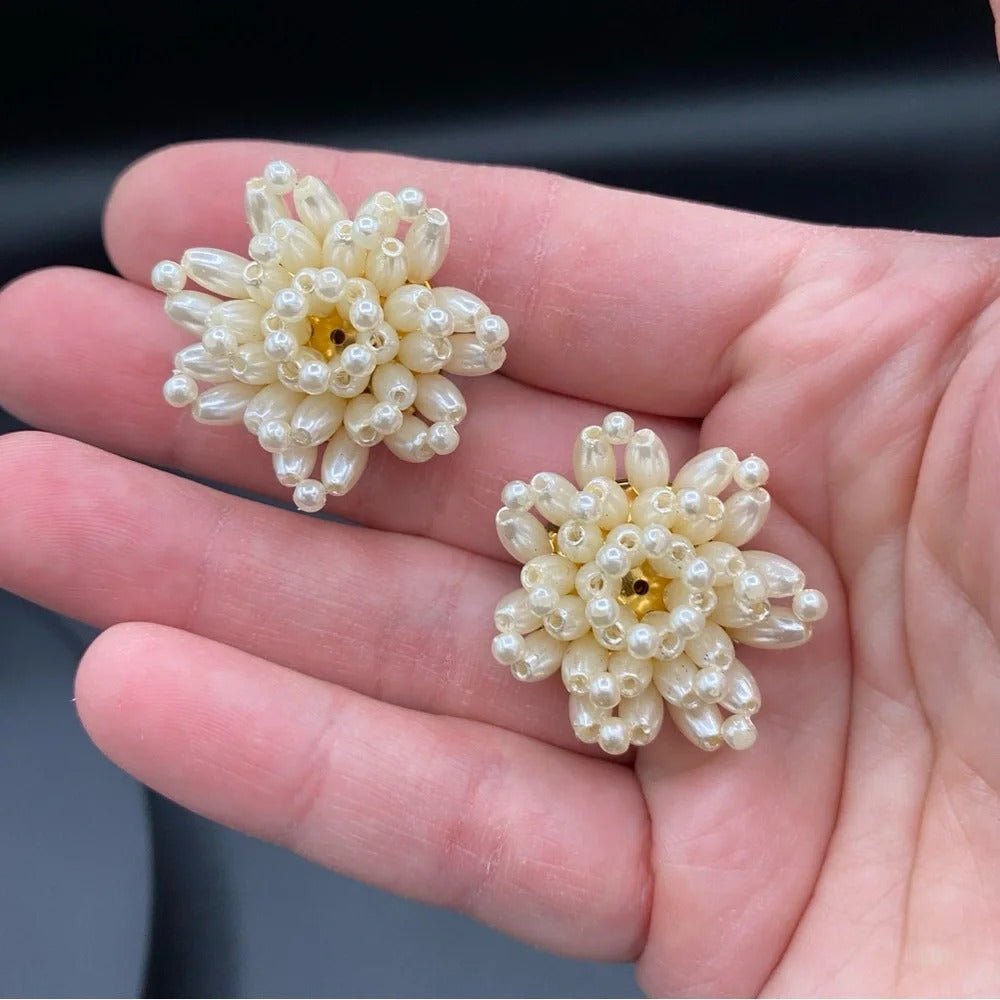 EarringsVintage 1950s/60s Faux Pearl Cluster Flower Stud Earrings