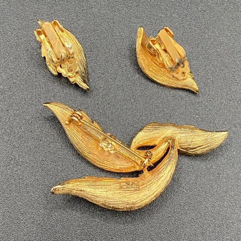 SetsVintage 60s JJ Textured Gold Tone Gilt Leaf Set Brooch and Clip On Earrings