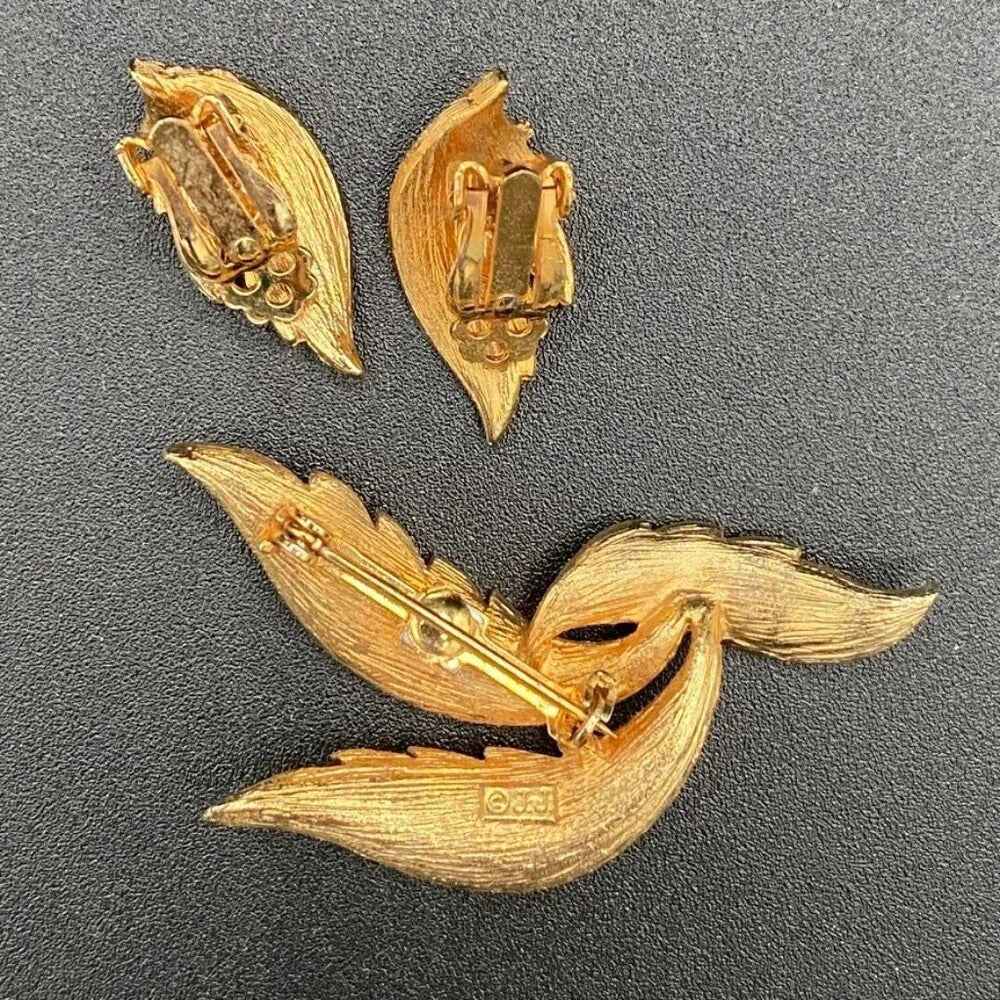 SetsVintage 60s JJ Textured Gold Tone Gilt Leaf Set Brooch and Clip On Earrings