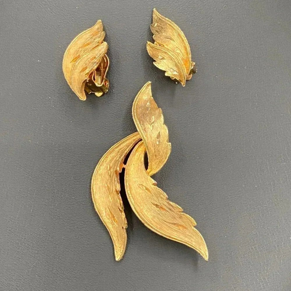 SetsVintage 60s JJ Textured Gold Tone Gilt Leaf Set Brooch and Clip On Earrings