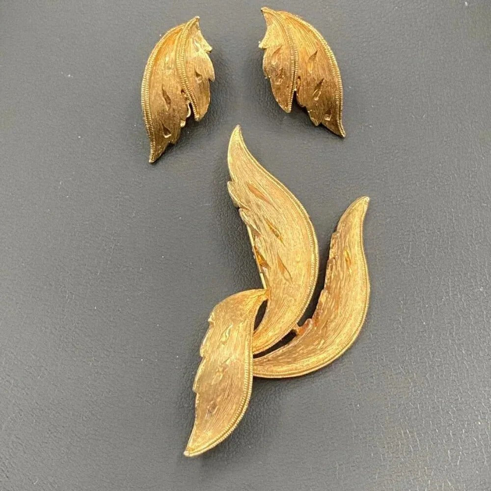 SetsVintage 60s JJ Textured Gold Tone Gilt Leaf Set Brooch and Clip On Earrings