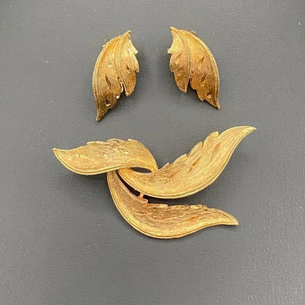SetsVintage 60s JJ Textured Gold Tone Gilt Leaf Set Brooch and Clip On Earrings