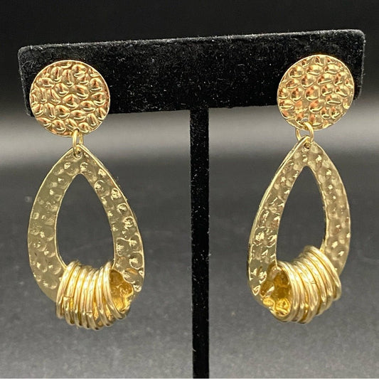 EarringsVintage 80s Hammered Gold-Tone Dangle Hoop Clip-Ons